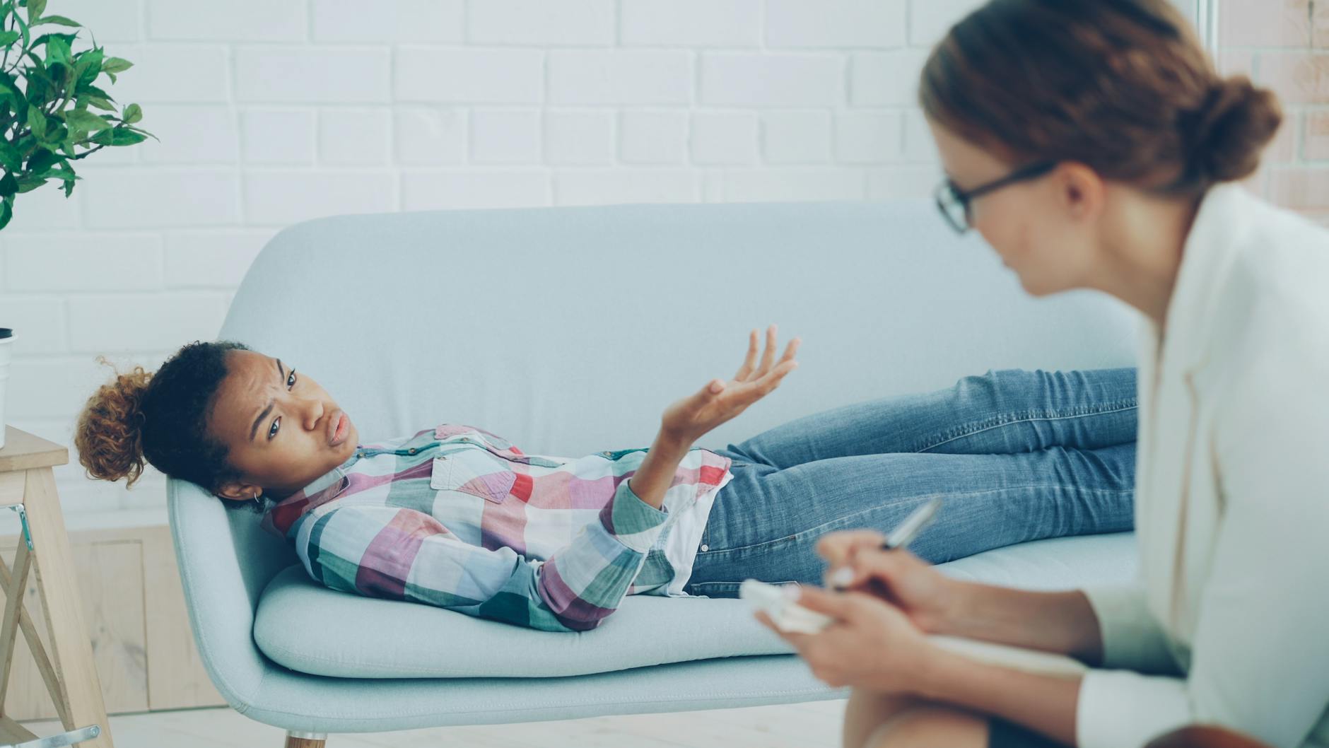 Wenn die Angst das Steuer übernimmt: Diagnosen, Heilungswege und Wissenswertes über Angststörungen